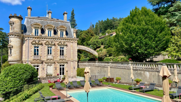 chateau-clement-exterieur-piscine