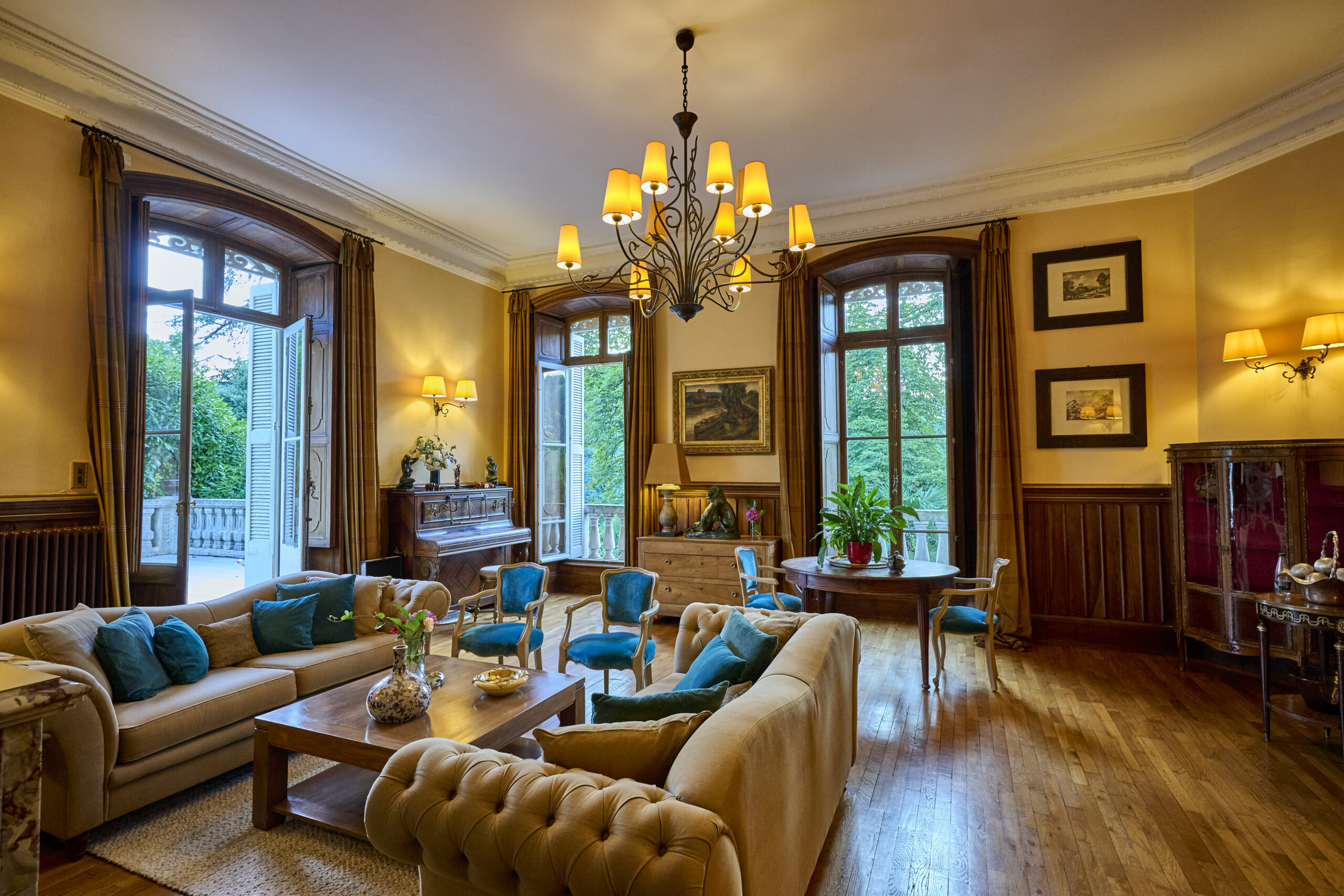 Reception hall for seminars and weddings